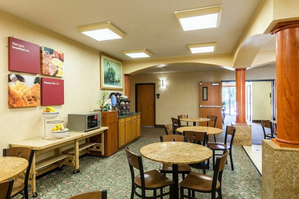 Surestay Plus Hotel By Best Western Мескит Екстериор снимка