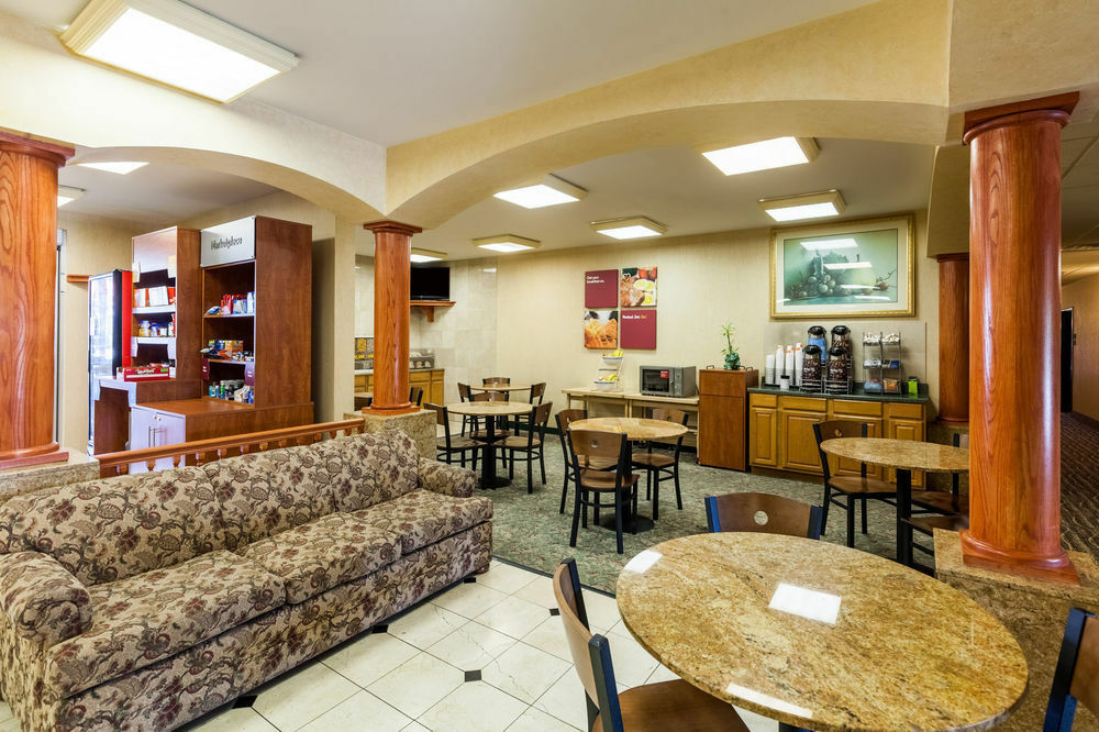 Surestay Plus Hotel By Best Western Мескит Екстериор снимка