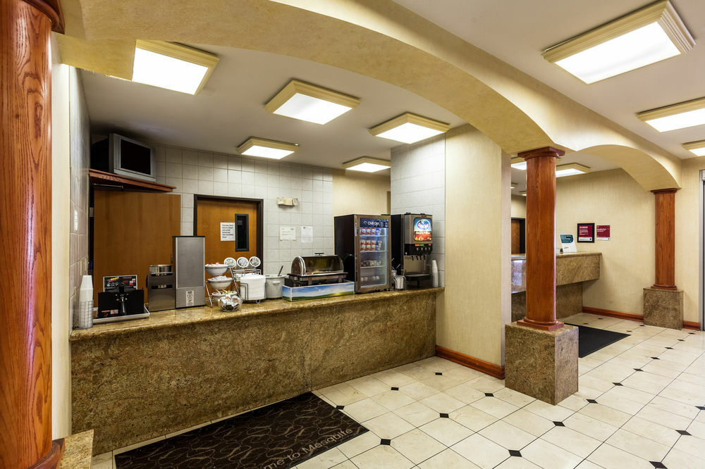 Surestay Plus Hotel By Best Western Мескит Екстериор снимка