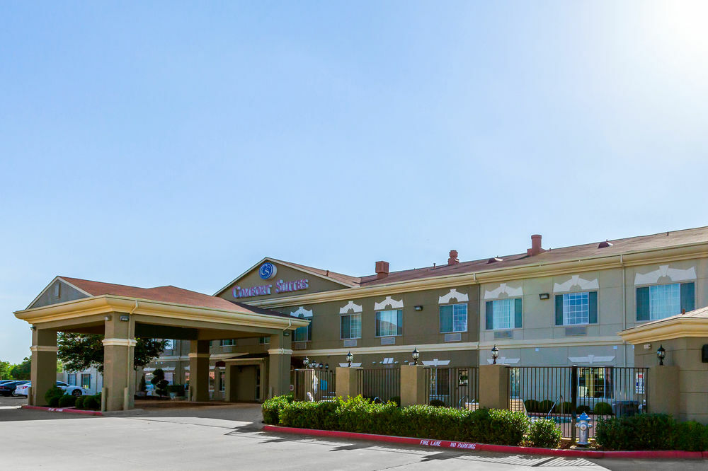Surestay Plus Hotel By Best Western Мескит Екстериор снимка