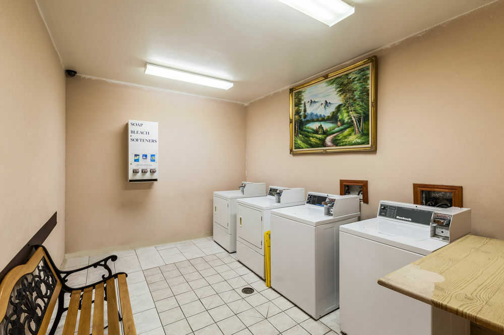 Surestay Plus Hotel By Best Western Мескит Екстериор снимка